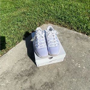 Women Jordan retro 11